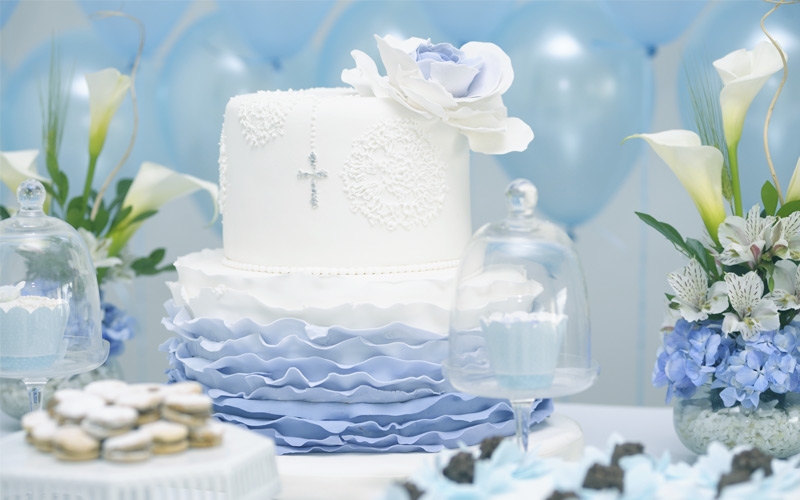 torta battesimo maschio con sfumature di azzurro