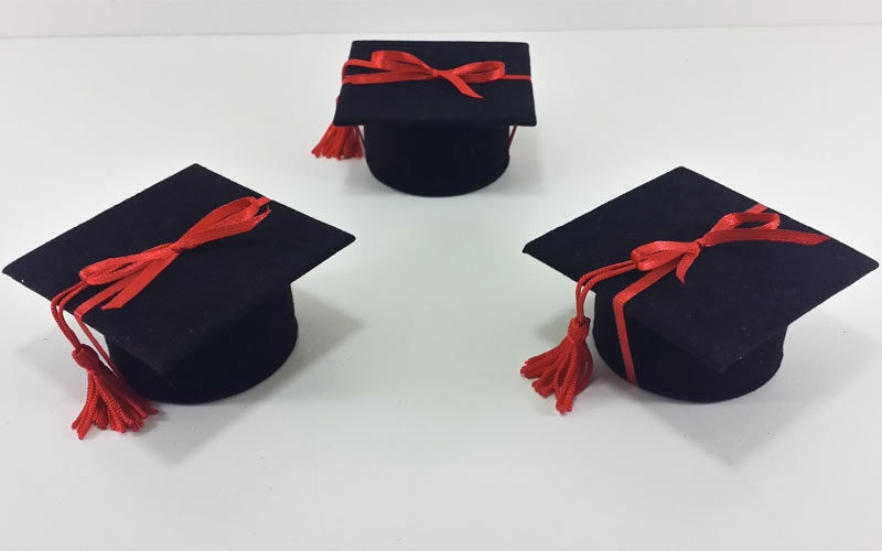 bomboniere laurea con scatoline a forma di tocco