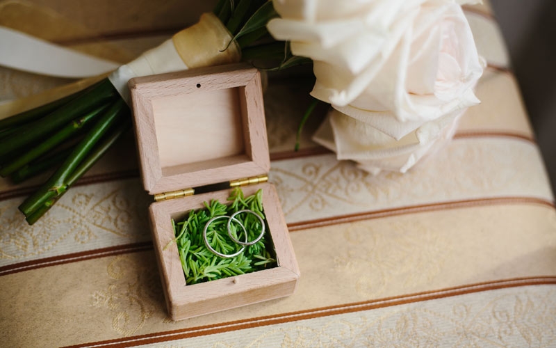 portafedi matrimonio verde salvia