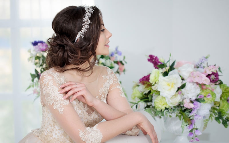 Tiara corona diadema cerchietto e fascia per capelli come accessori sposa