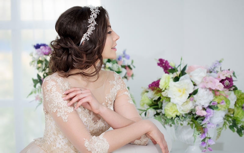 Tiara, corona o diadema: 5 accessori per capelli sposa